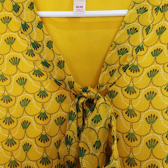 Yellow dress - Picture 3 of 4